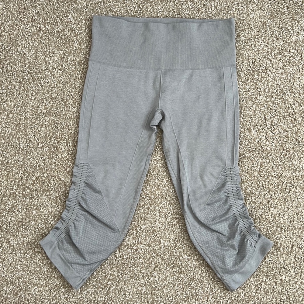 Lululemon In The Flow Low-rise Cropped Leggings Light Grey Size 4